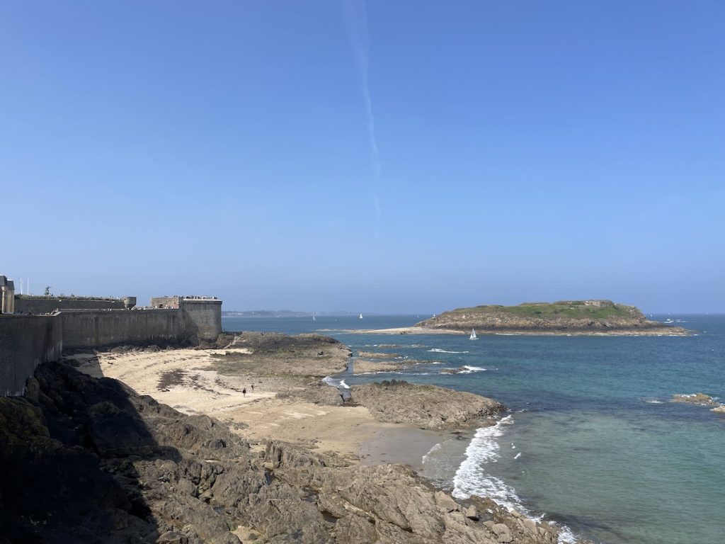 faire le tour des remparts de saint malo